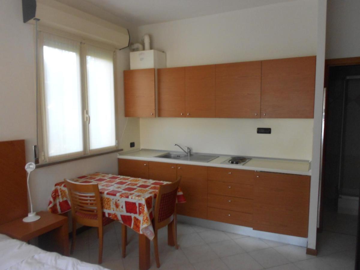 Residence Il Rampicante Monticelli Terme Rum bild